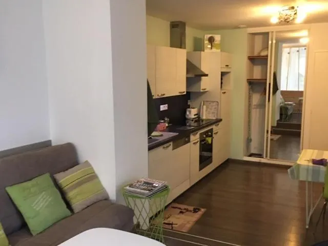 高尔夫花园公寓 *